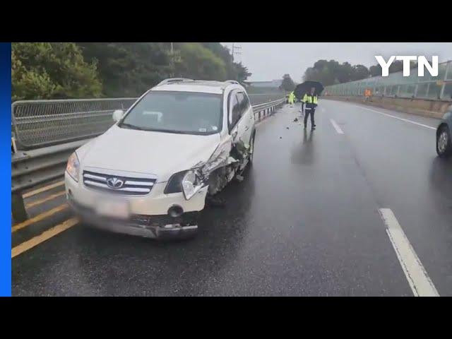 충남 보령 국도에서 차량 사고...운전자 다쳐 / YTN