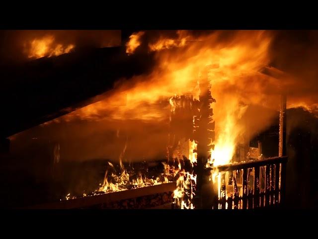 Vollbrand einer Ferienhütte in Aschau/Zillertal