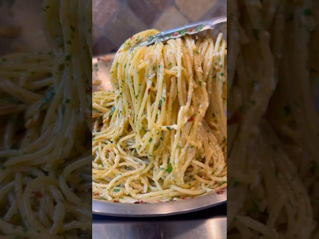 Spaghetti Aglio e Olio  #food #foodie #shorts