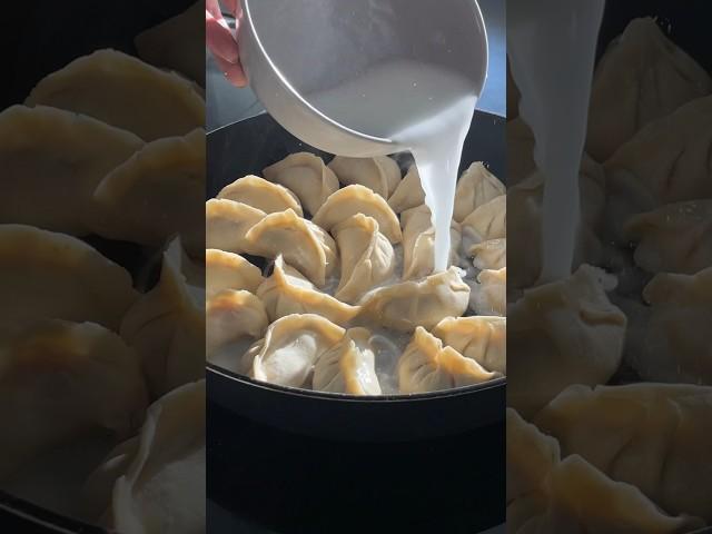 Potstickers #potstickers #chinesefood #煎饺 #锅贴