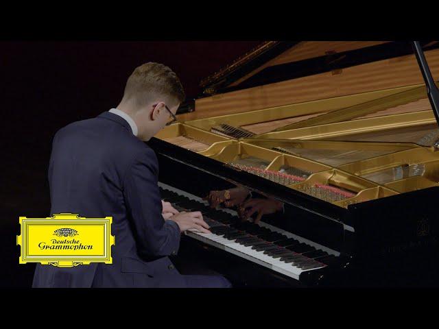Víkingur Ólafsson – Bach: Prelude & Fugue in C minor, BWV 847