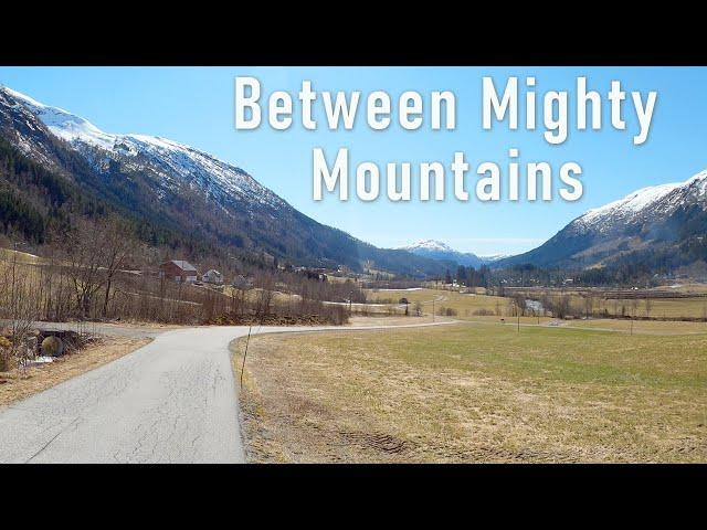 Virtual Run - Between Mighty Mountains | Perfect for Treadmill Runs and Treadmill Walk | Scenery