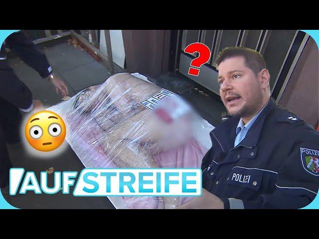 Mann in Fleisch-Verpackung  Demonstration vor Lokal eskaliert  ​| Auf Streife | SAT.1