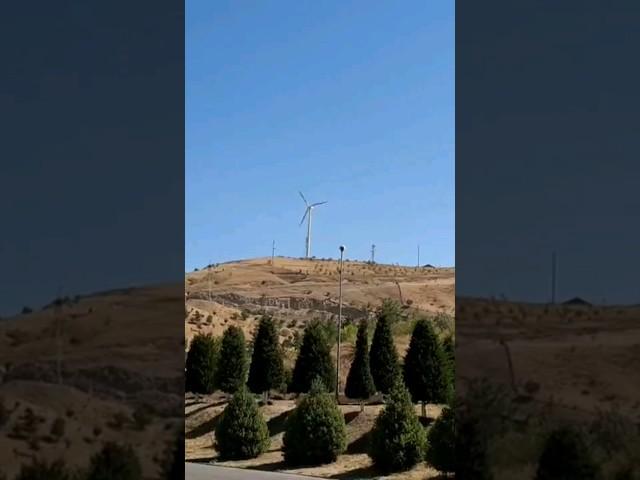 ️ Ветрогенератор в горах Узбекистана. Чарвак и Чимган #uzbekistan #windturbine #mountains #travel