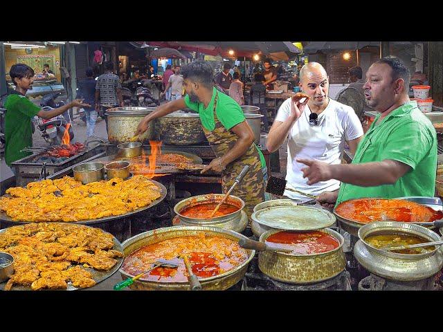 Indian street food - CURRY like you've NEVER seen before! Indian street food in Ahmedabad, India