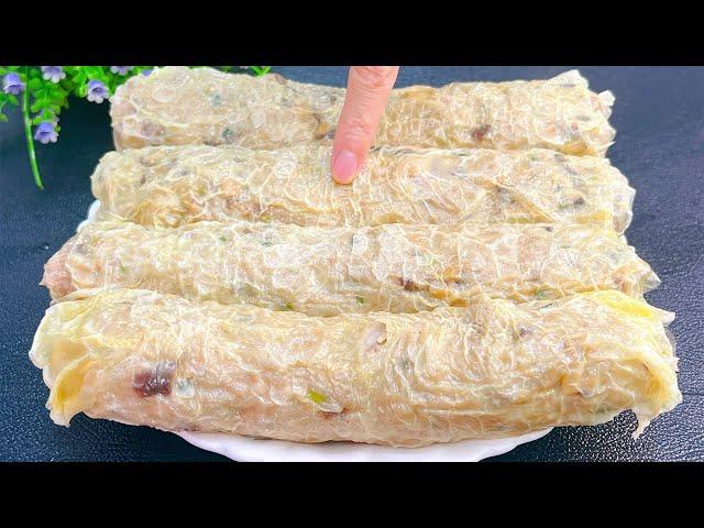 The female chef teaches you a new method of Taro  neither fried nor deep-fried delicious,meat roll