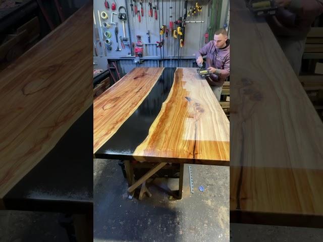 Just a guy sealing his plastic/timber table top #fiddies #epoxy #epoxyresin #epoxyrivertable