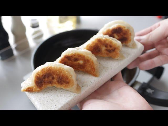 Korean New Year's Day 'Seollal" dumpling recipe, fried dumplings, and rice cake dumpling soup.