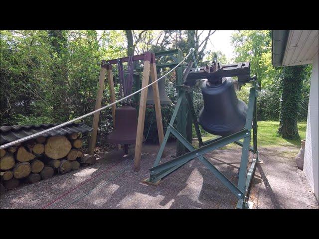 Zwölfe-Läuten mit der fis' Böhler Glocke im Garten