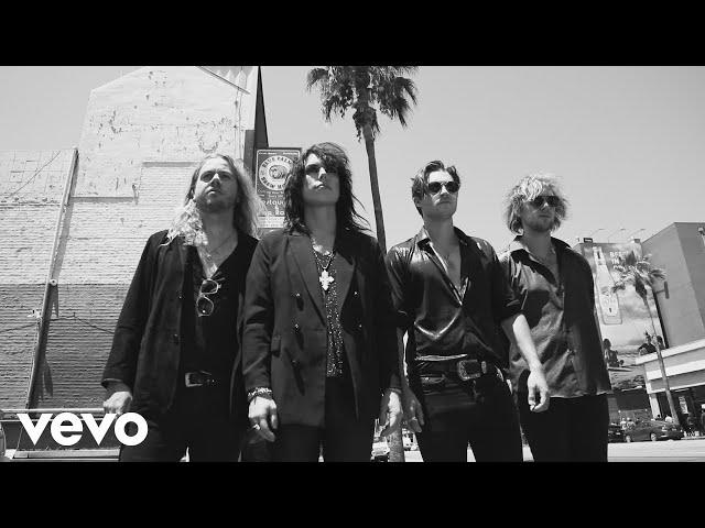 The Struts, Robbie Williams - Strange Days feat. Robbie Williams (Official Video)
