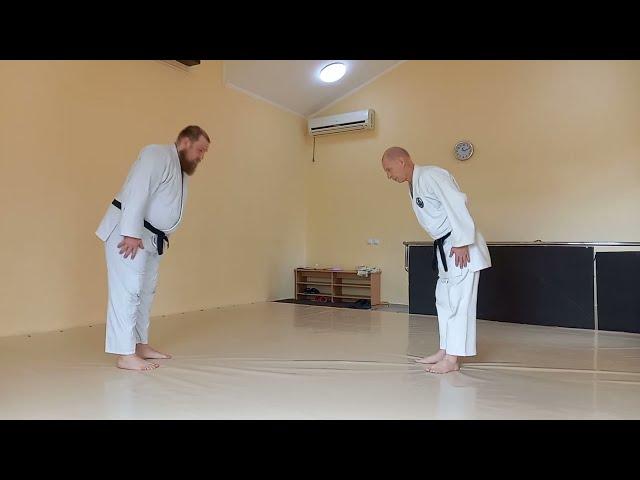 Обычное Айкибудо: освобождения от захватов спереди The usual Aikibudo: release from the front grips