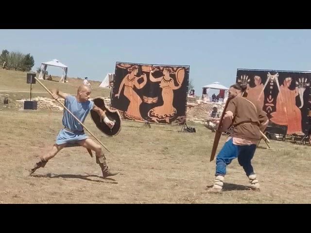 Thracian warrior vs germanic warrior