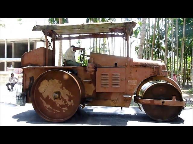 Strassenbau mit Oldtimer Dampfwalze in Indien, Simple road construction, steamroller Neil Island