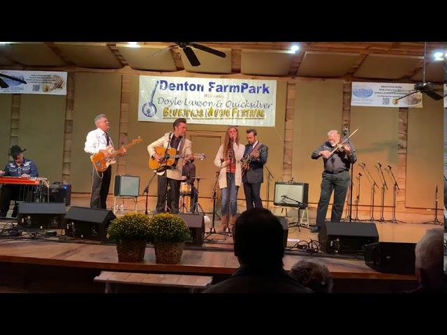 Katie O singing “Blue Kentucky Girl” with The Malpass Brothers