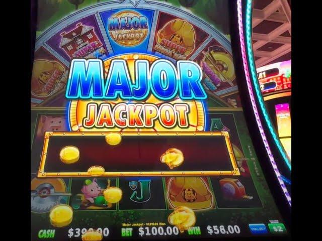 Huff n even more puff! I hit the Major jackpot first time playing this new version! #slots #casino