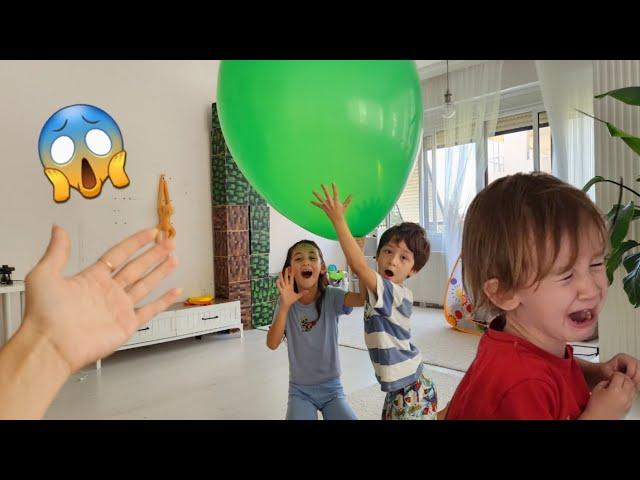 Eylül ve Poyraz Dev Balon Şişirdi Tufan Çok Korktu Ağladı | fun kids video