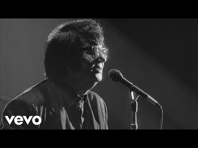 Roy Orbison - Crying (Black & White Night 30)