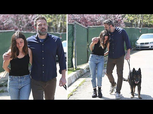 Ben Affleck And Girlfriend Ana de Armas Cheered On By Paparazzi Begging For A "Beso"
