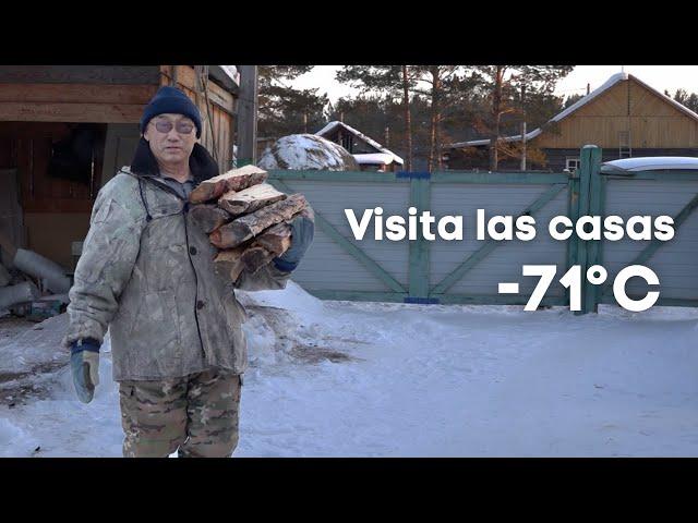 ¿Cómo nos mantenemos calientes a -71°C? Visita las casas | Yakutia