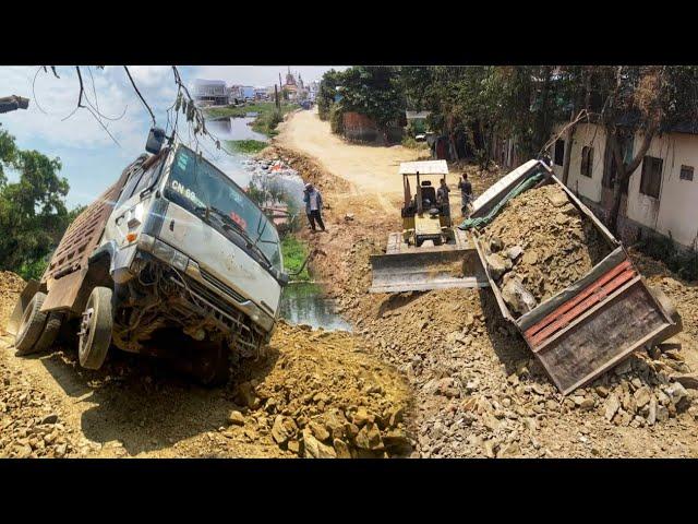 Wonderful Action incredible Dump Truck  Overturned Because Landslide, Unloading Back To Pour Stone