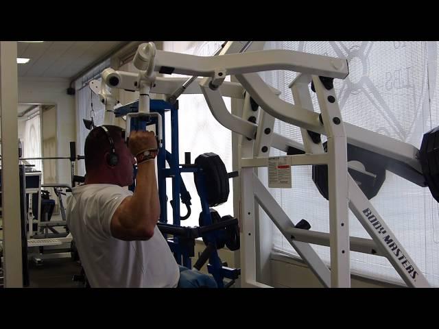 BODY MASTERS CXp 740 D-HANDLE PULL DOWNS TO THE FRONT PALMS FACING