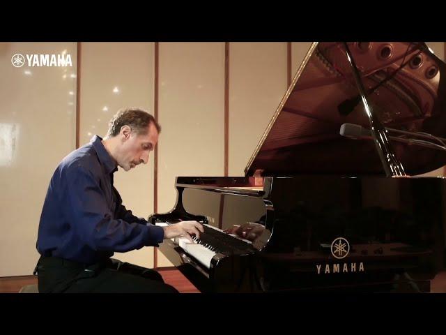 Alberto Firrincieli Yamaha Instructor - interview and performance (Mozart Sonata K. 279, first mov)