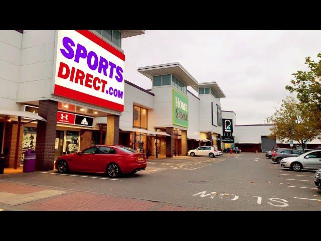 Aylesbury Shopping Park An Early Morning View. Buckinghamshire England.