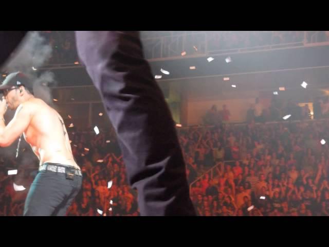 Donnie Wahlberg Dances Shirtless to 'Games' @ HP Pavilion/SAP Center, San Jose 7.12.13