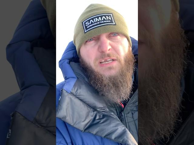 Выход на лед реки Енисей