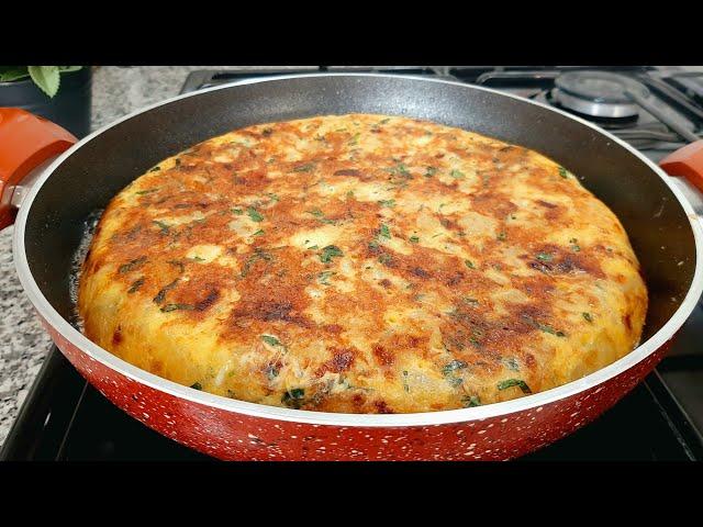 breakfast potato pastry in a pan, the taste is insatiable