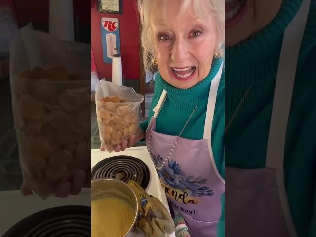 Old fashion Banana Pudding. Cooking with Brenda Gantt