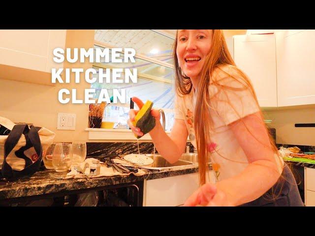 Summer Time Quick Clean | HOMEMAKER LIFE |