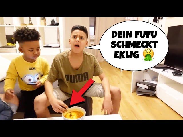 CHAMUEL PROBIERT ZUM 1. MAL DAISY‘S FUFU - ALLE ESSEN MIT DER HAND AUßER DER AFRIKANER 