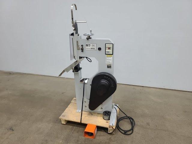 DeLuxe M7-AST Flat Book / Saddle Stitcher