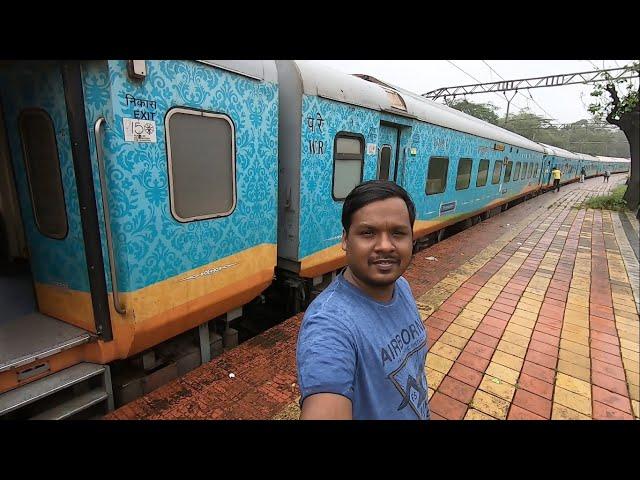 lingampally Indore Humsafar Express Train Journey | Pune to Surat