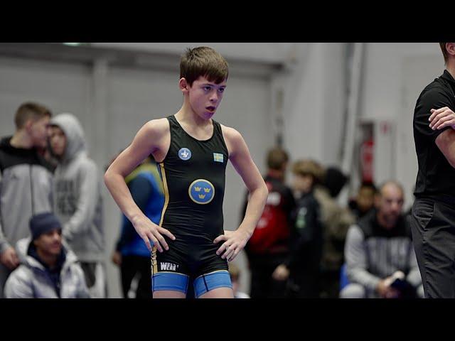 U13 Ivan Agafonov (LTU) vs Alexander Tounousidis (SWE) 38kg. Greco-roman boys youth wrestling.