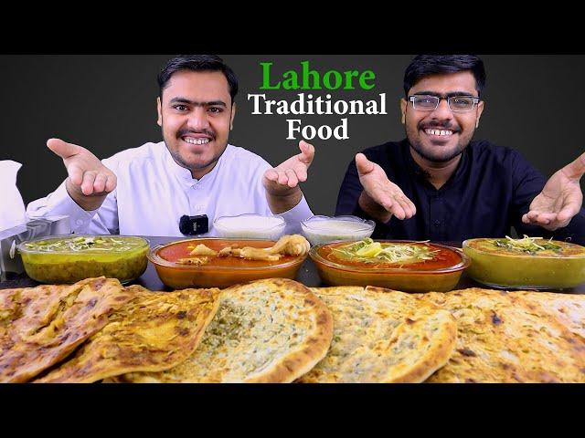 Lahore Food - Waris Nihari, Rakha Siri paye, Haleem, Channay & Varieties of Rakha Naan | Mukbang