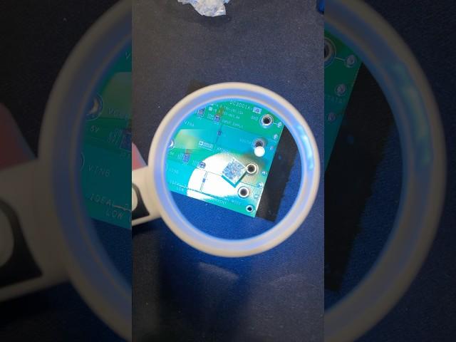 Powerful Magnifying Glass with Light - 2.5X, 5X & 16X