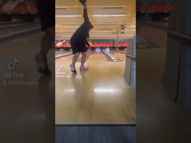 one handed bowling is cake 