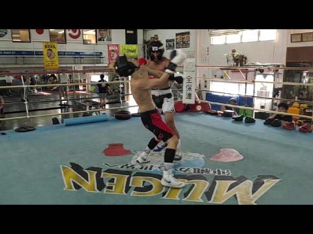 Criztian Pitt "Golden Boy" Laurente dumayo sa JAPAN  para makipag sparring sa Japanese boxers!