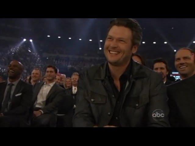 2011 45th CMA Awards (KHBS)