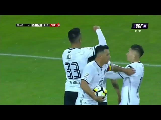 Lucas Barrios anotó en la victoria de Colo Colo 2-0 al Curicó Unido