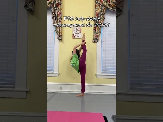 #dancer #gymnast #needle #dancetricks #dance #martinandmiriam #amazing #flexible #flexibility