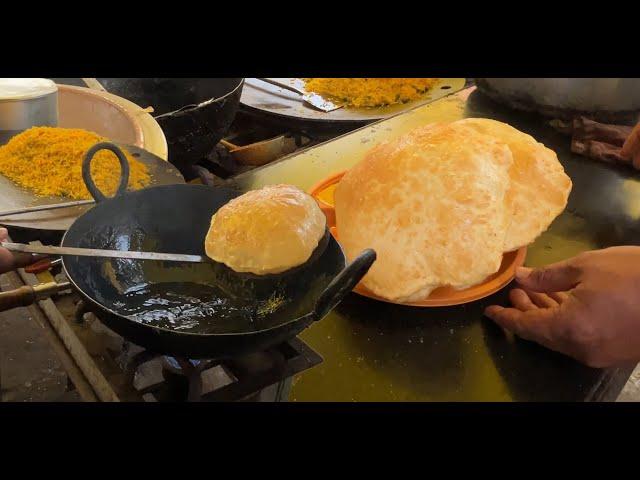 Chole bhatura indian street