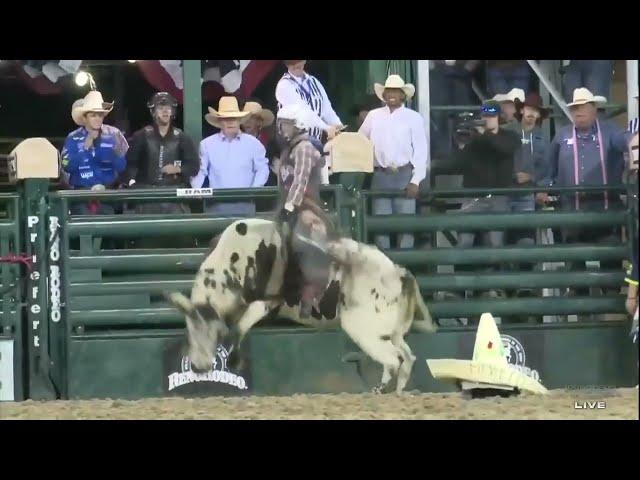 Colton Kelly Wins Reno Rodeo With 87-Point Ride in Finals