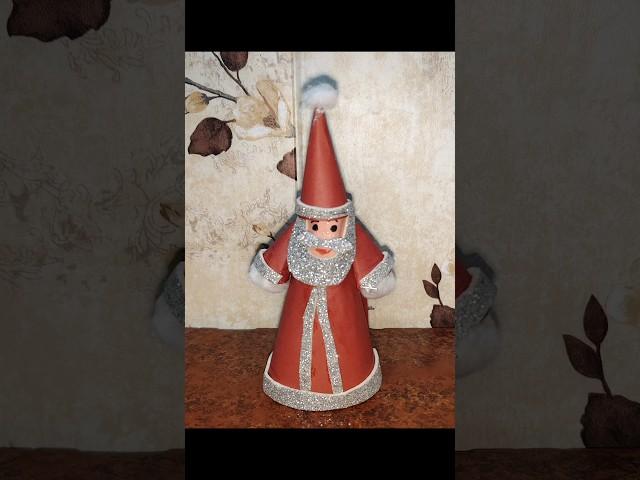 #DIY Easy way of making Santa Claus with craft paper #tutorials #christmas #santaclaus