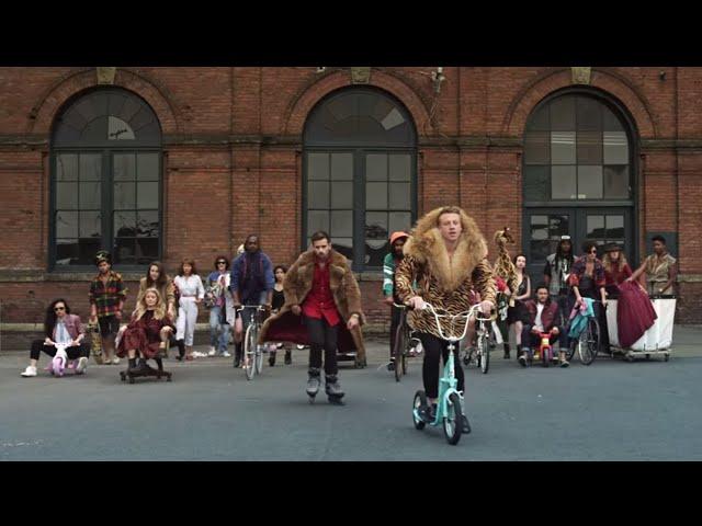 MACKLEMORE & RYAN LEWIS - THRIFT SHOP FEAT. WANZ (OFFICIAL VIDEO)