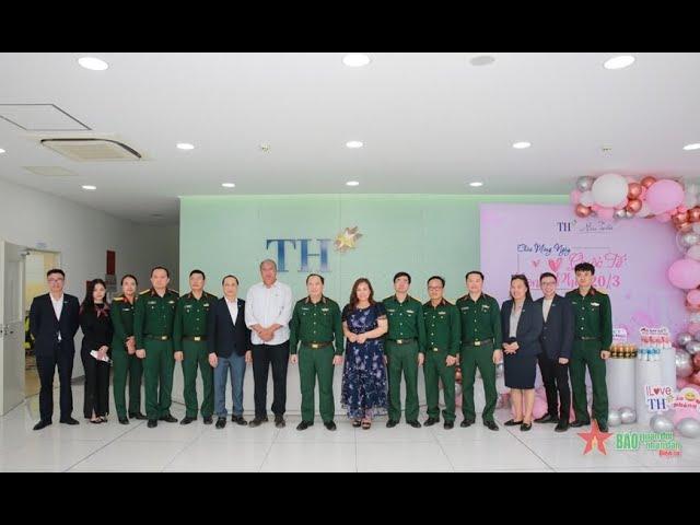 Đoàn công tác Báo Quân đội nhân dân thăm quan các mô hình sản xuất của Tập đoàn TH