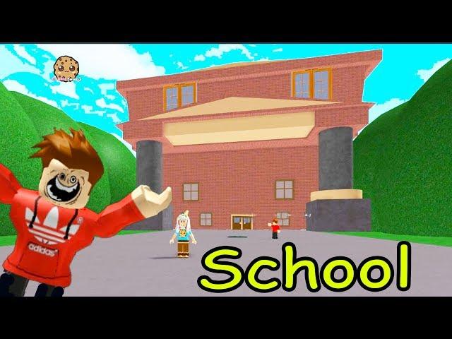 At School During Summer Break!? Escape the School Obby - Obstacle Course Roblox Game Play