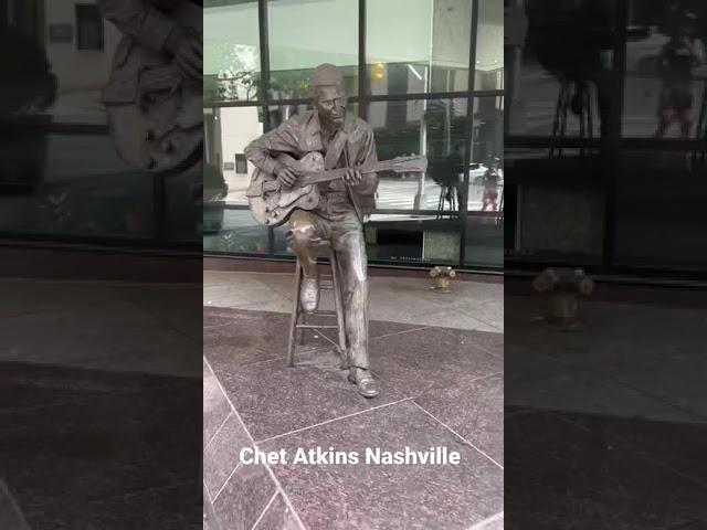 #Chet Atkins monument  #citytour #marishkaguide